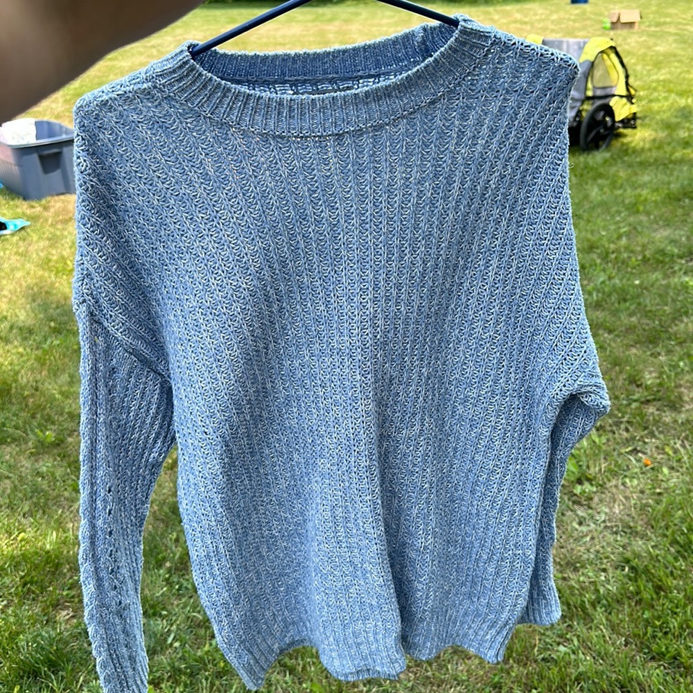 American Eagle sweater